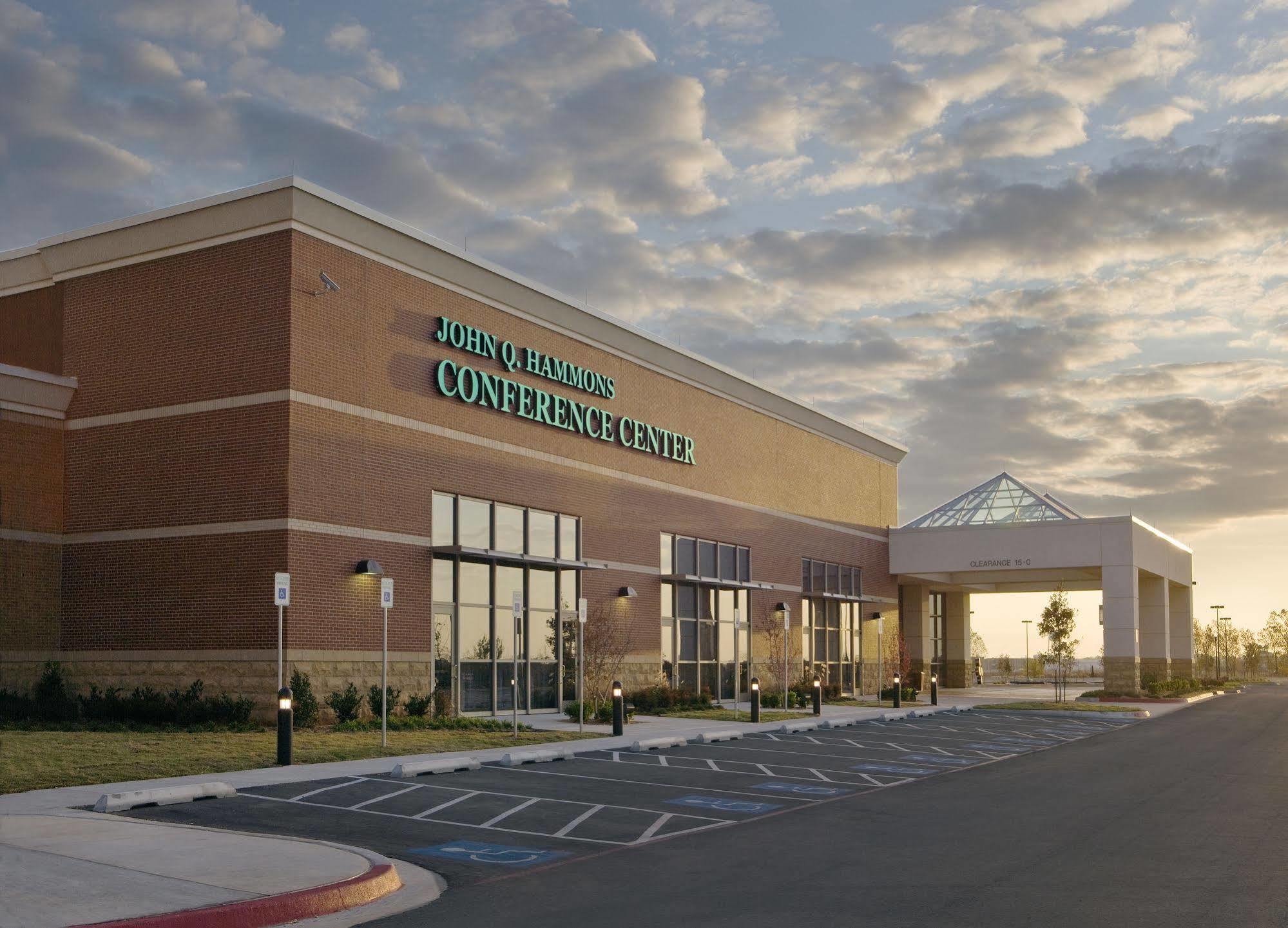 Embassy Suites By Hilton Norman Hotel & Conference Center Exterior photo